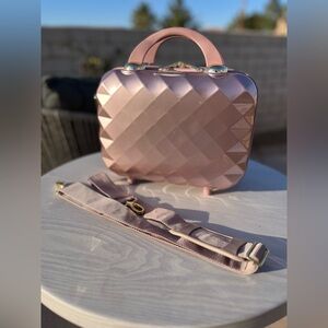 Elegant Pink Travel Beauty Bag